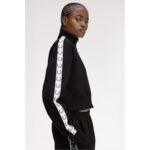 Fred Perry J4133 Cropped Taped Track Kadın Ceket – SİYAH - Görsel 5