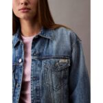 Ck Lv047b075g 90s Trucker Jacket Gold Dust Kadın Ceket – MAVİ - Görsel 3