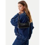 Ck Lv04f3170g Ck Small Shoulder Kadın Çanta – SİYAH