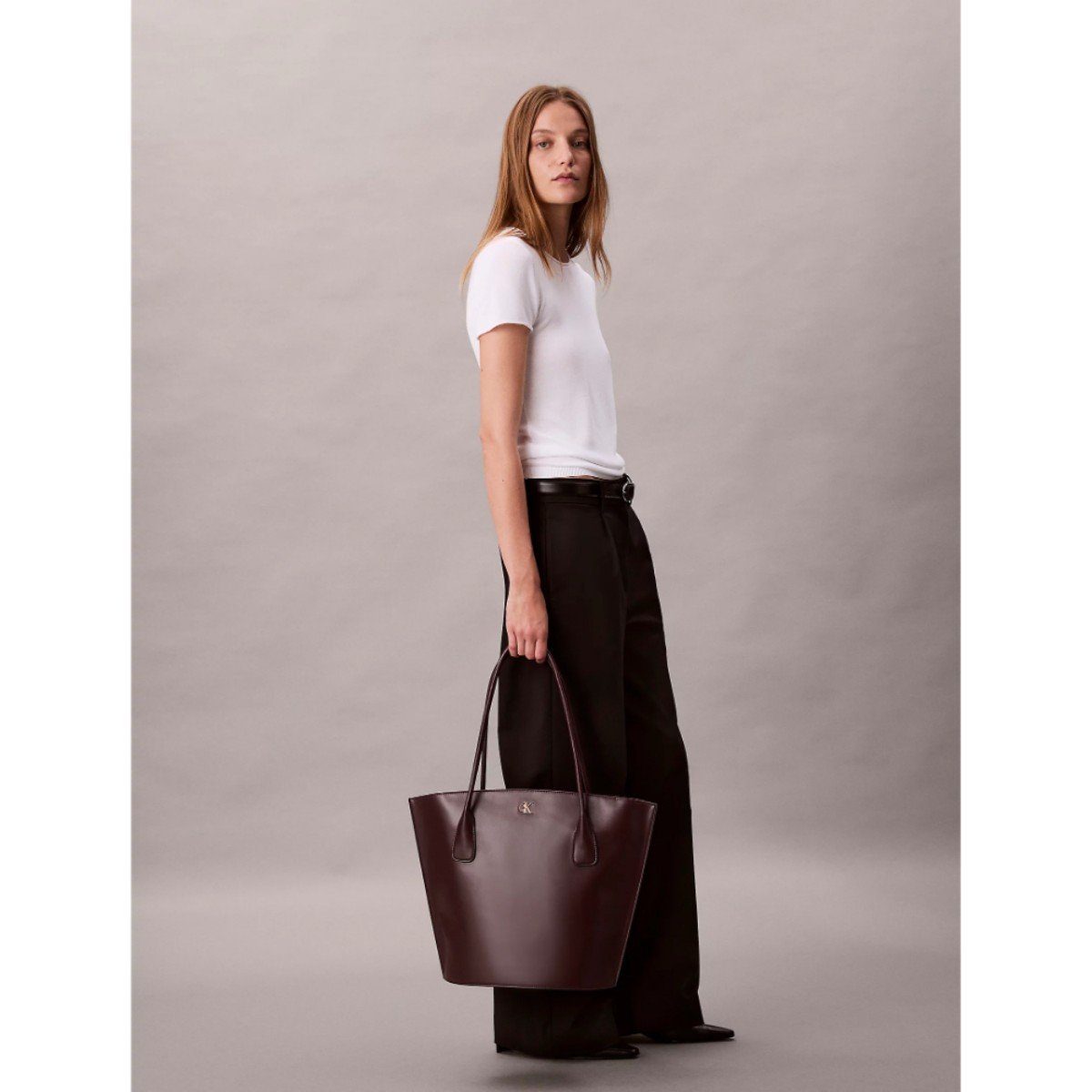 154206-0-ck-lv04f3168g-ck-medium-tote-kadin-canta-016cfe508dca Ck Lv04f3168g Ck Medıum Tote Kadın Çanta – BORDO - Görsel 1