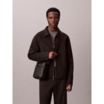 Ck Lv04d3204g Emblem Aop Emboss Reporter Erkek Çanta – SİYAH