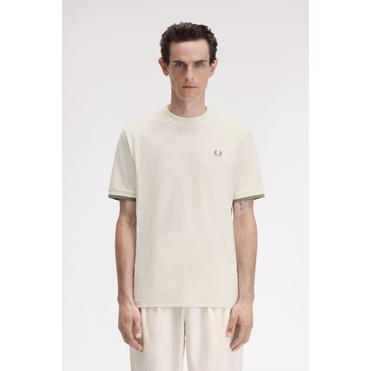 155639-0-fred-perry-m4654-tipped-cuff-pique-erkek-tshirt-01f35ffe0aef Fred Perry M4654 Tıpped Cuff Pıque Erkek Tshırt – AÇIK EKRU - Görsel 1