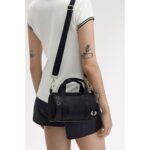 Fred Perry L9265 Amy Mını Satın Barrel Kadın Çanta – SİYAH