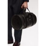 Fred Perry L1188 Scotchgraın Leather Barrel Unısex Çanta – SİYAH - Görsel 3