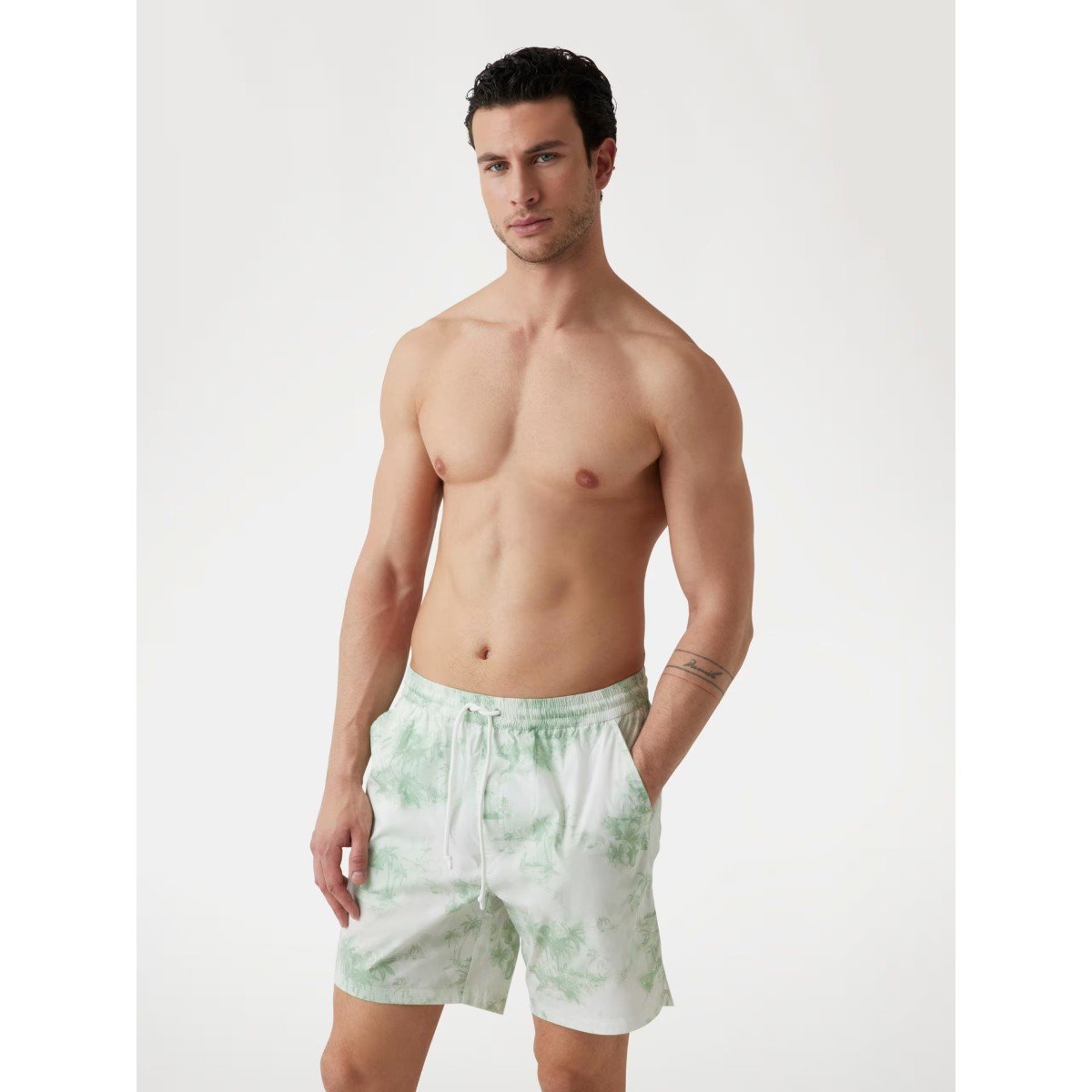158521-0-guess-f5gt22wh1h2-swimtrunk-medium-vin-erkek-sort-014715385c31 Guess F5gt22wh1h2 Swımtrunk Medıum Vın Erkek Şort – YEŞİL - Görsel 1