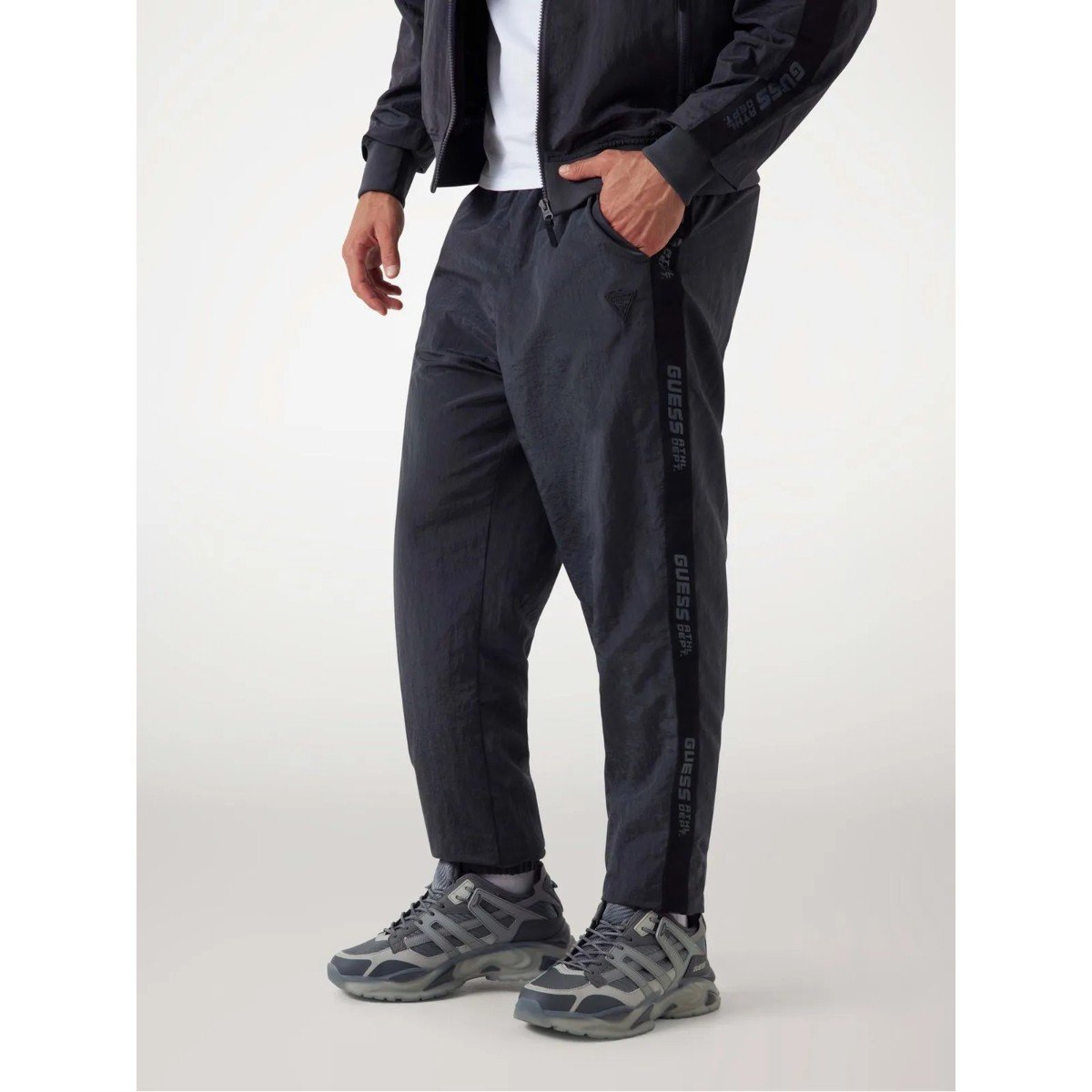 159110-0-guess-z5yb10wgac0-guerino-cuffed-erkek-pantolon-01034794e43b Guess Z5yb10wgac0 Guerıno Cuffed Erkek Pantolon – ANTRASİT - Görsel 1