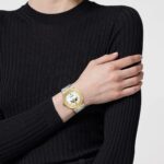 Versace Vrscve7g00524 Kadın Kol Saati – ALTIN-GÜMÜŞ - Görsel 5