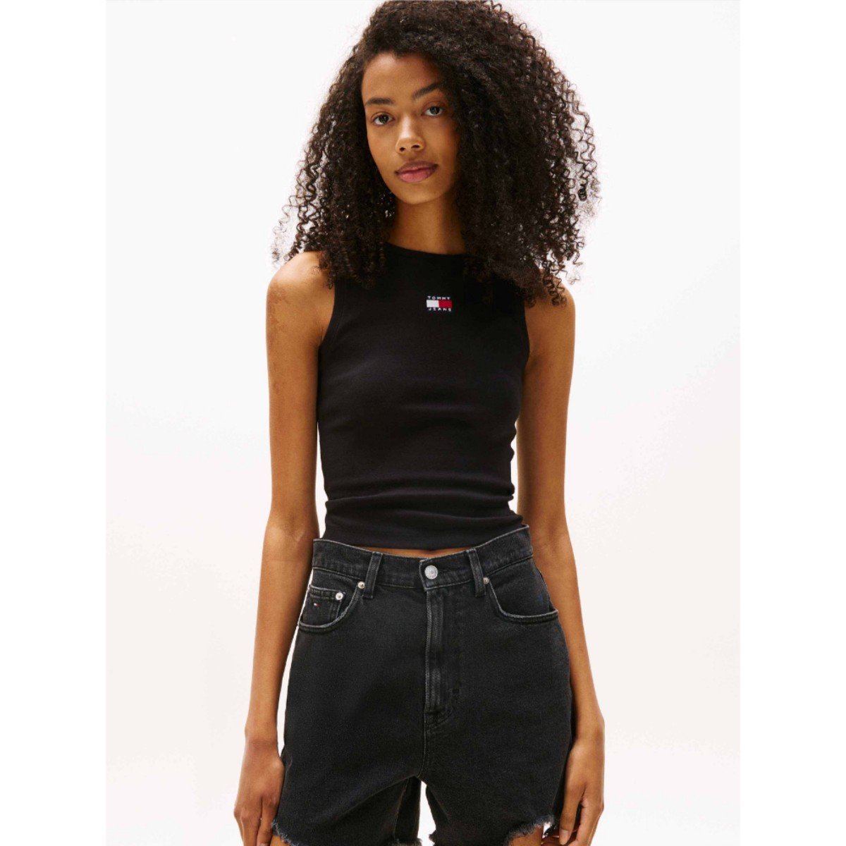 168992-0-th-dw0dw20896-tjw-slim-sh-badge-tank-kadin-tshirt-016cfe508dca Th Dw0dw20896 Tjw Slım Sh Badge Tank Kadın Tshırt – SİYAH - Görsel 1