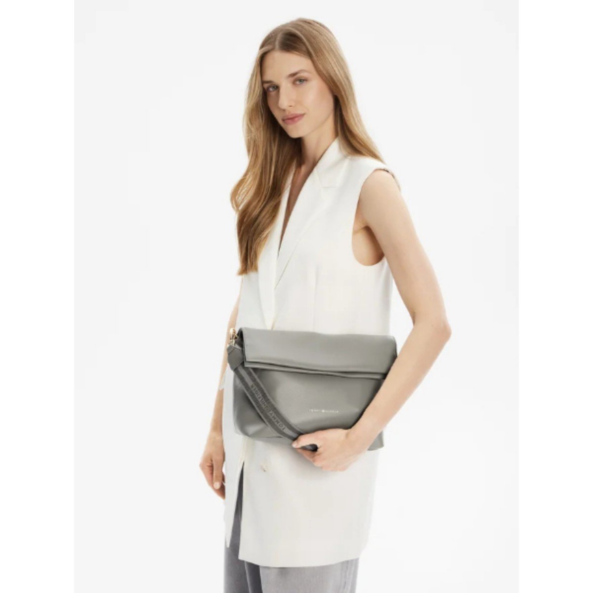 170217-0-th-aw0aw17692-th-logotape-med-crossover-kadin-canta-01b3d7b39bfe Th Aw0aw17692 Th Logotape Med Crossover Kadın Çanta – GRİ - Görsel 1